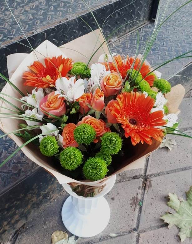 Букет цветов из: Герберы, Хризантемы, Альстромерии и Розы в Елабуге