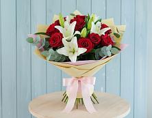 Букет цветов из:  Лилии и Розы в Елабуге