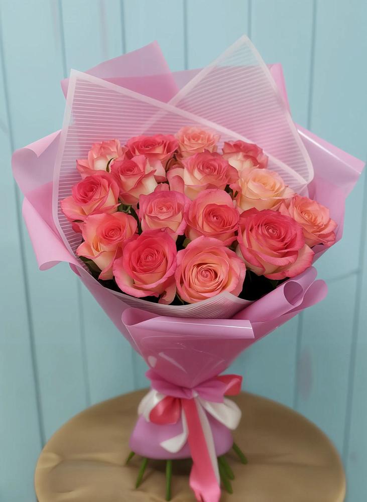 Букет 15 Розовых роз Равель в Елабуге