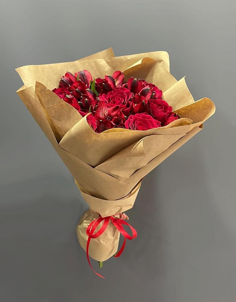 Букет цветов из: Альстромерии и Розы в Елабуге