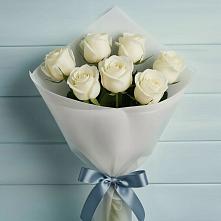 Букет 7 Белых роз Эдлесс Лав в Елабуге