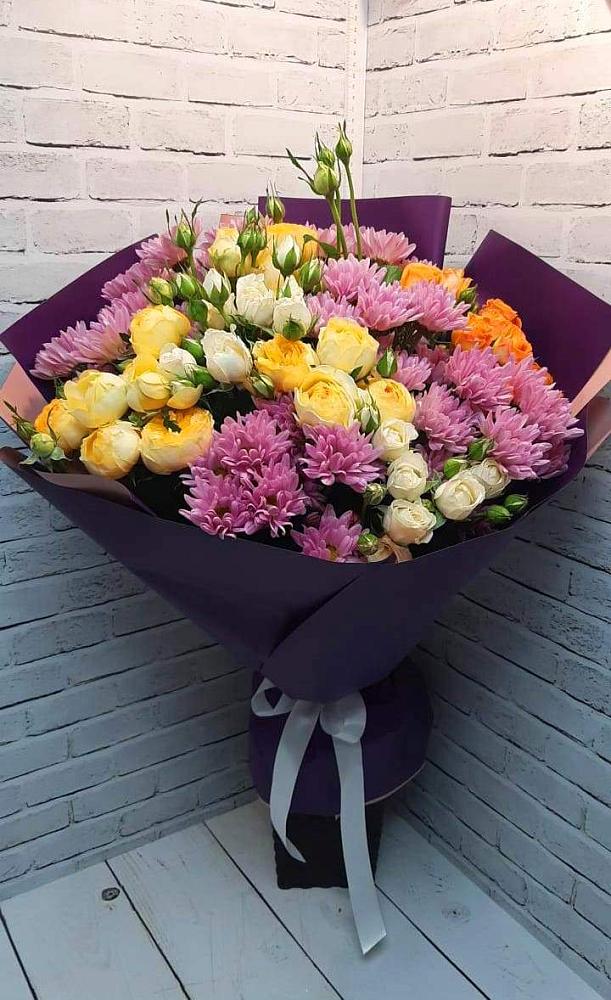 Букет цветов из: Хризантемы и Розы в Елабуге