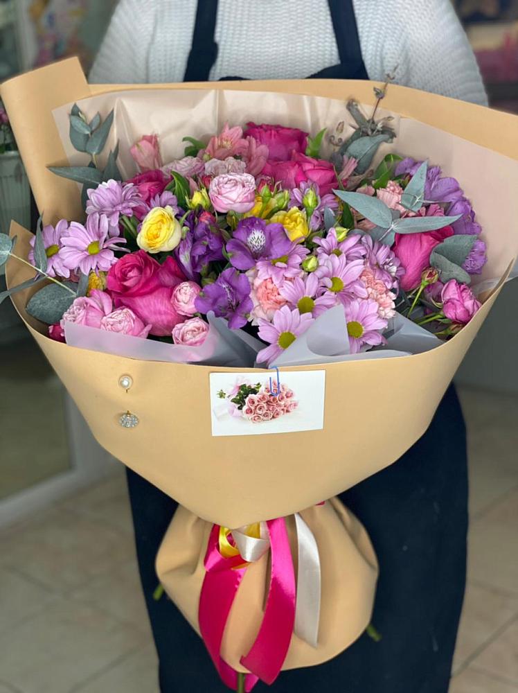 Букет цветов из: Хризантемы, Гвоздики и Альстромерии в Елабуге