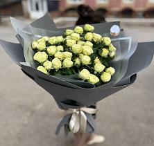 Букет Белые кустовые розы Солинеро в Елабуге