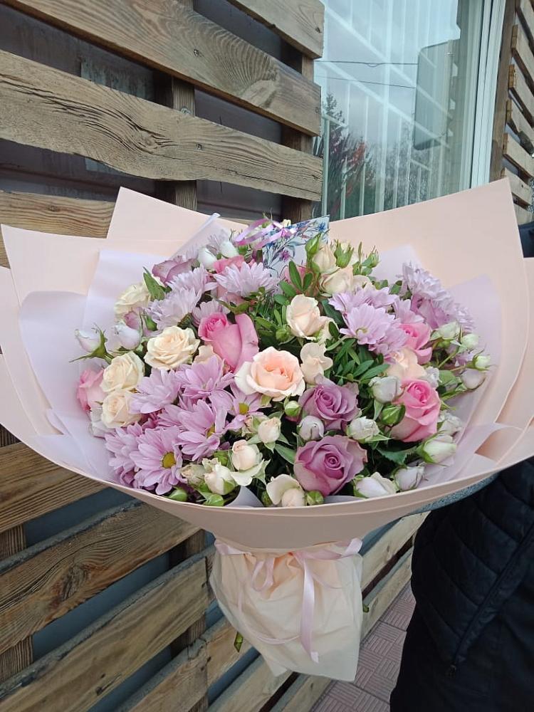 Букет цветов из: Розы и Хризантемы в Елабуге