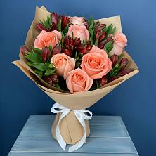 Букет цветов из:  Розы и Альстромерии в Елабуге