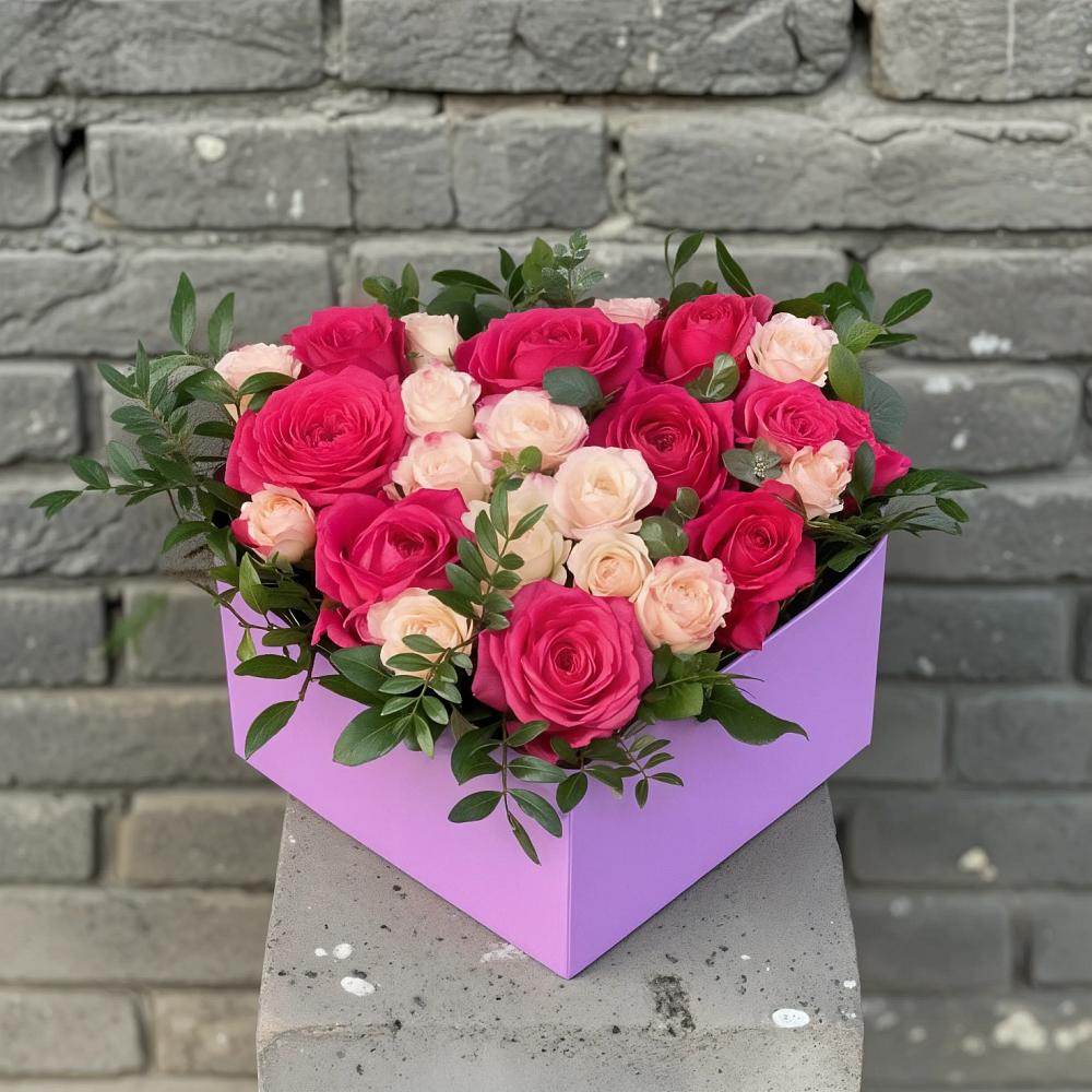 Цветочная композиция из Розы в коробке в Елабуге