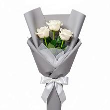 Букет 3 белые розы в Елабуге