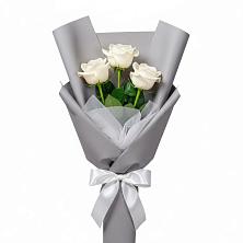 Букет 3 белые розы в Елабуге