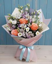 Букет цветов из:  Лизиантусы, Розы, Альстромерии и Гипсофила в Елабуге