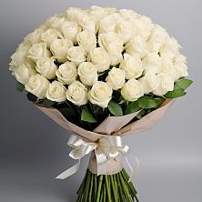 Букет 101 беля роза Белоснежка в Елабуге