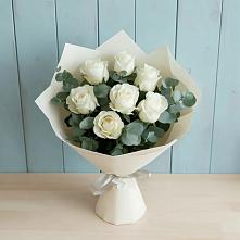 Букет Белые розы в Эвкалипте в Елабуге