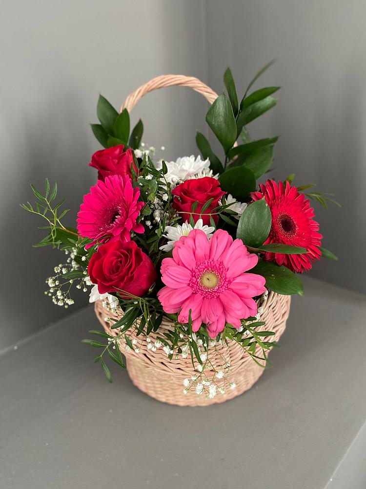 Цветочная композиция из Розы, Хризантемы и Герберы в корзине в Елабуге