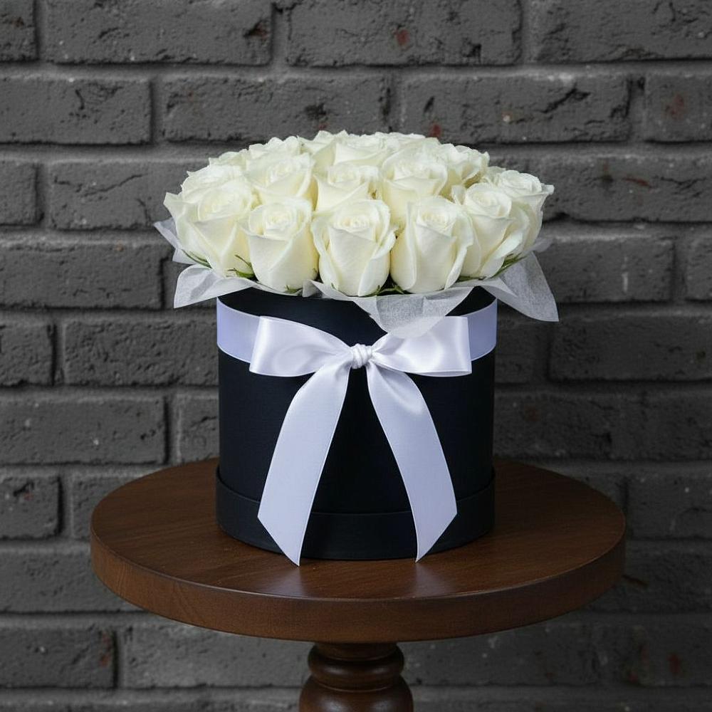 Цветочная композиция из Розы в шляпной коробке в Елабуге