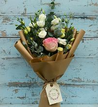 Букет цветов из:  Розы и Лизиантусы в Елабуге