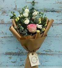 Букет цветов из:  Розы и Лизиантусы в Елабуге