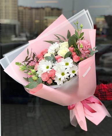 Букет цветов из: Розы, Лизиантусы и Хризантемы в Елабуге