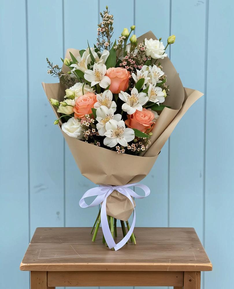 Букет цветов из: Альстромерии, Лизиантусы, Розы и Хризантемы в Елабуге