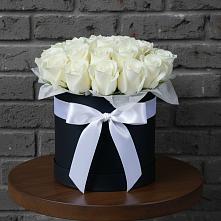 Цветочная композиция из Розы в шляпной коробке в Елабуге