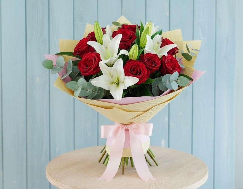 Букет цветов из: Лилии и Розы в Елабуге